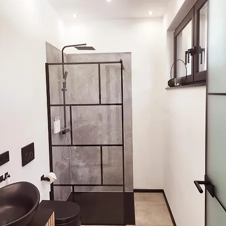 Διαμέρισμα Lifestyle Cube House 2 *